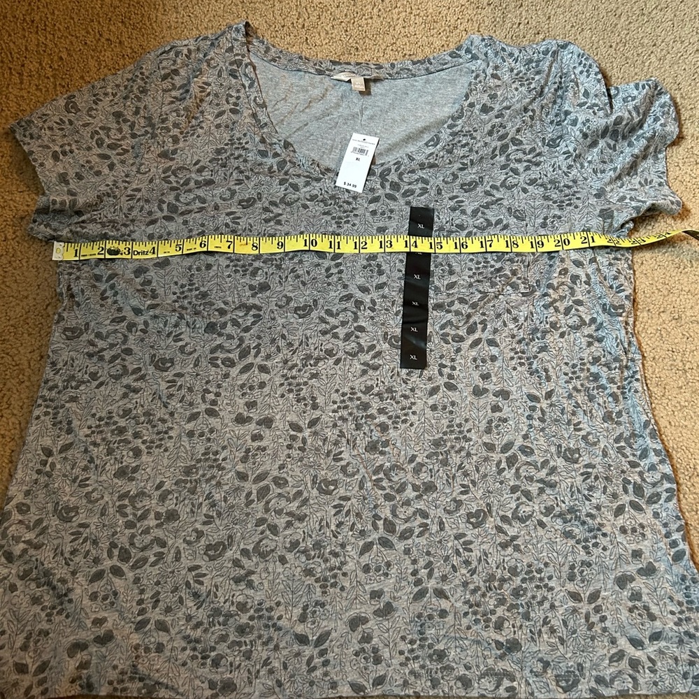 Banana Republic Woman’s Gray Shirt NWT XL